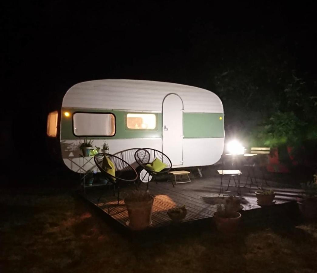 Ma Caravane Dans Les Collines Villeneuve-la-Comptal Bagian luar foto